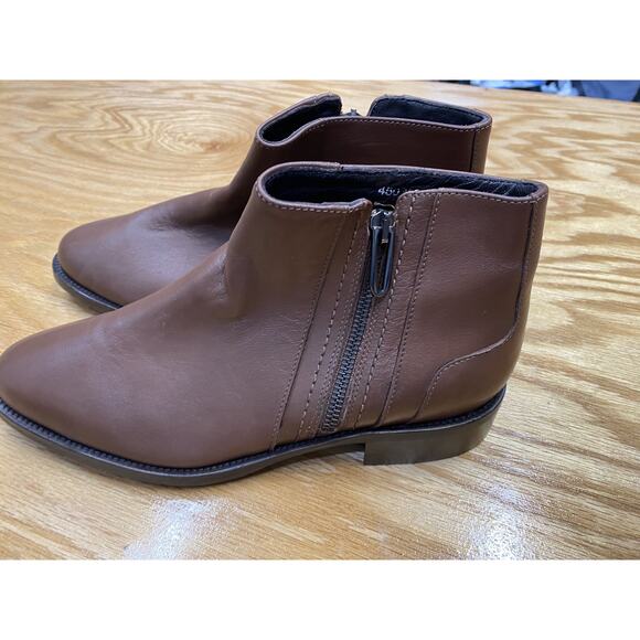Aquatalia Nadie Women's 7.5 Black Leather Side Zipper Almond Toe Ankle Boots